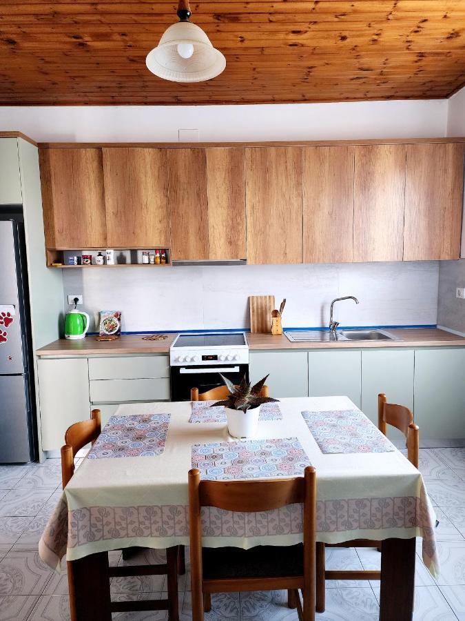 Mia Guest House - Entire Home With Balcony & Garden Divjaka Exterior foto